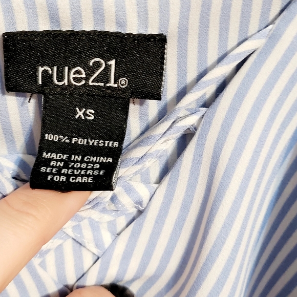 Rue21 Light Blue Striped Off The Shoulder Cropped Blouse W/ Ruffle Detail. Sz Xs - Picture 4 of 10